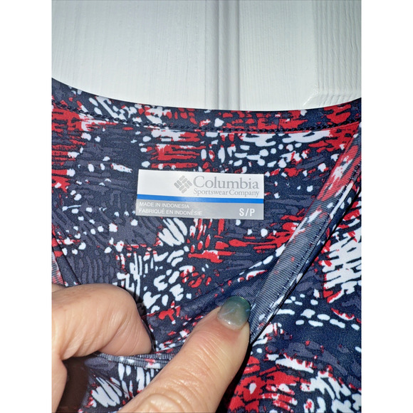Columbia Omnifreeze Dress Small Red White Blue Waterbrush Cooling Performance - Picture 3 of 10